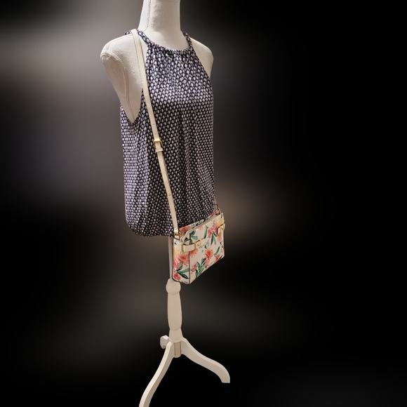 Liz Claiborne Crossbody - Picture 11 of 16